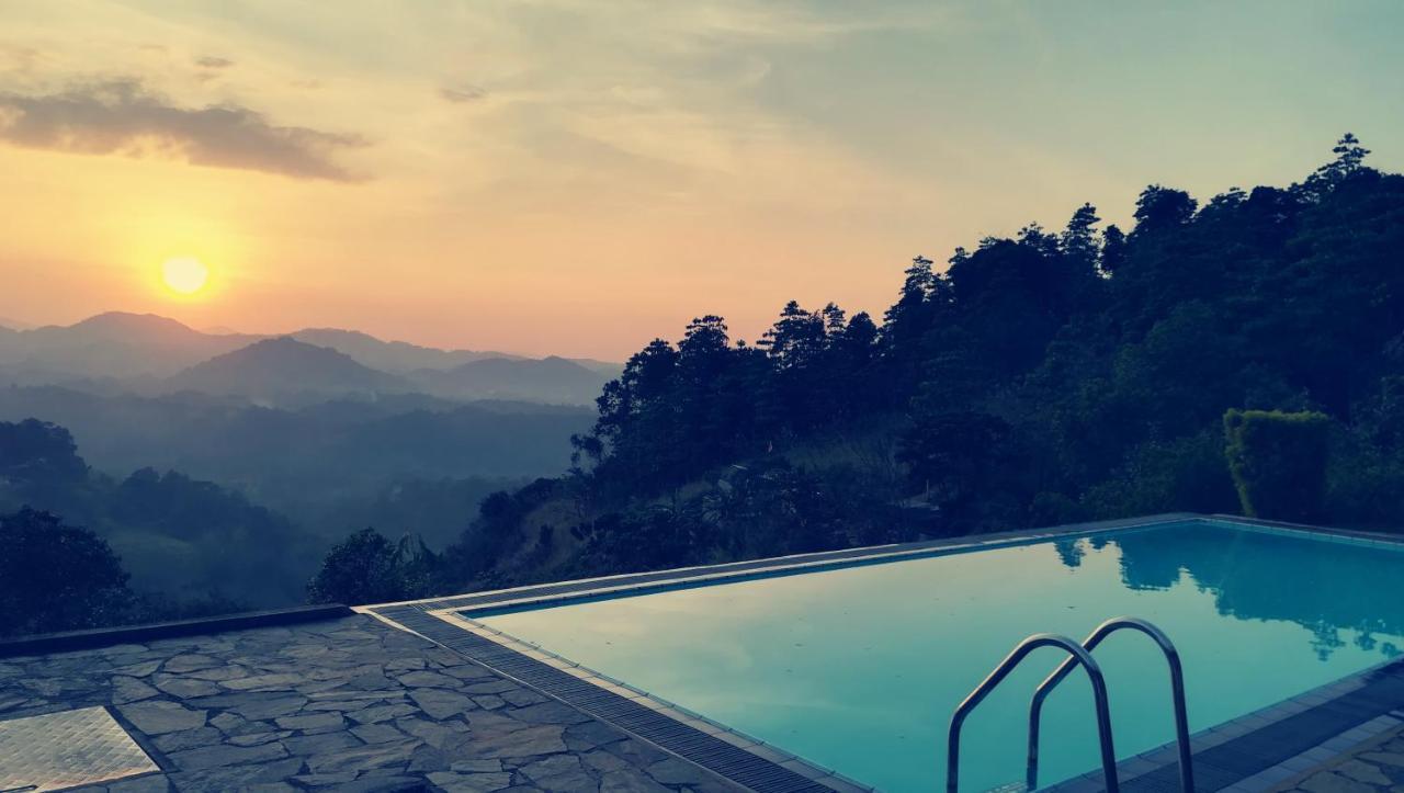 Sky Lodge Канді Екстер'єр фото
